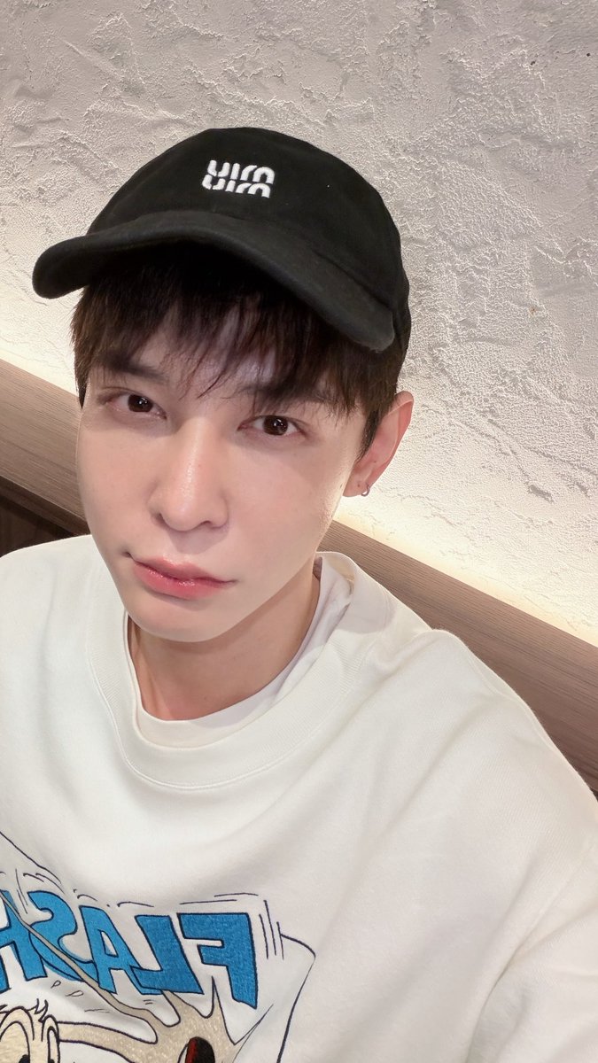 supanut_l's tweet photo. 🐈‍⬛🐣#supanut https://t.co/fdanforqEI