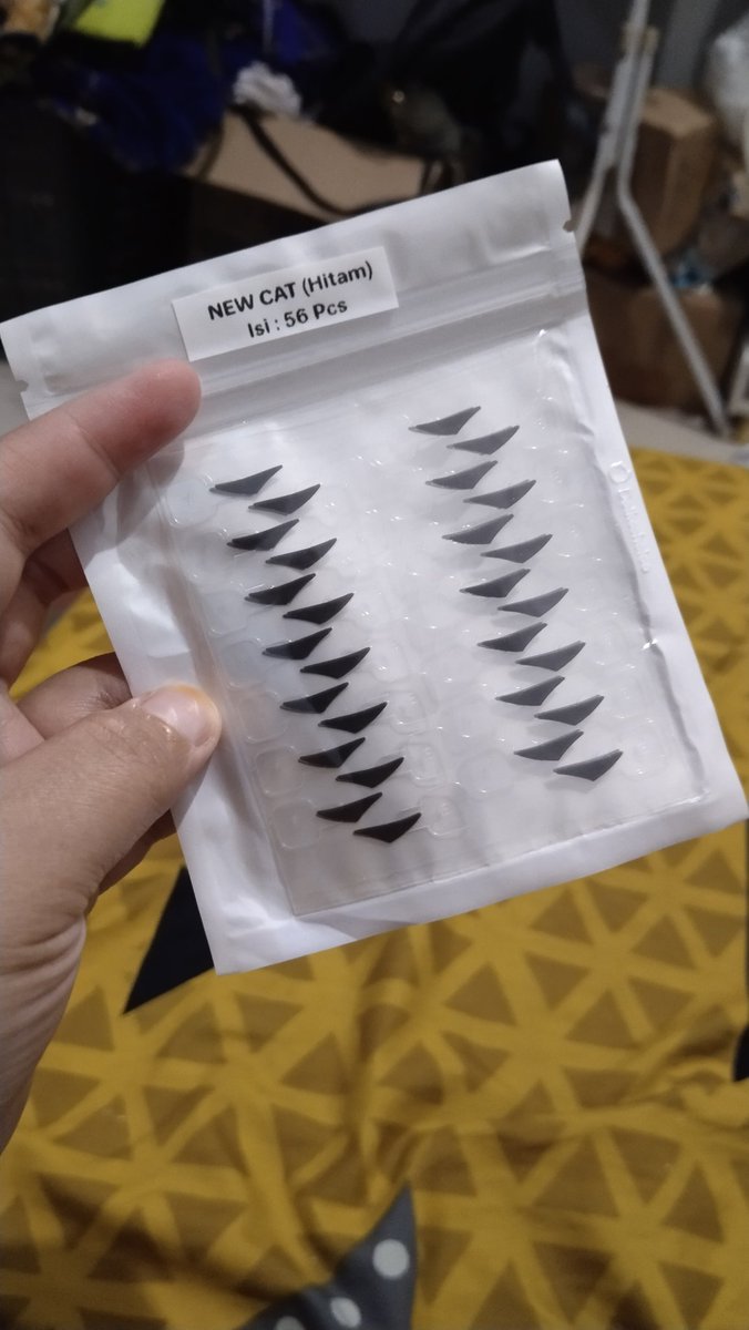 perlablublub's tweet photo. Semoga kamu jadi jawaban dari doa doa aku ya (eyeliner no bleber☺) https://t.co/uLujUp1Qne