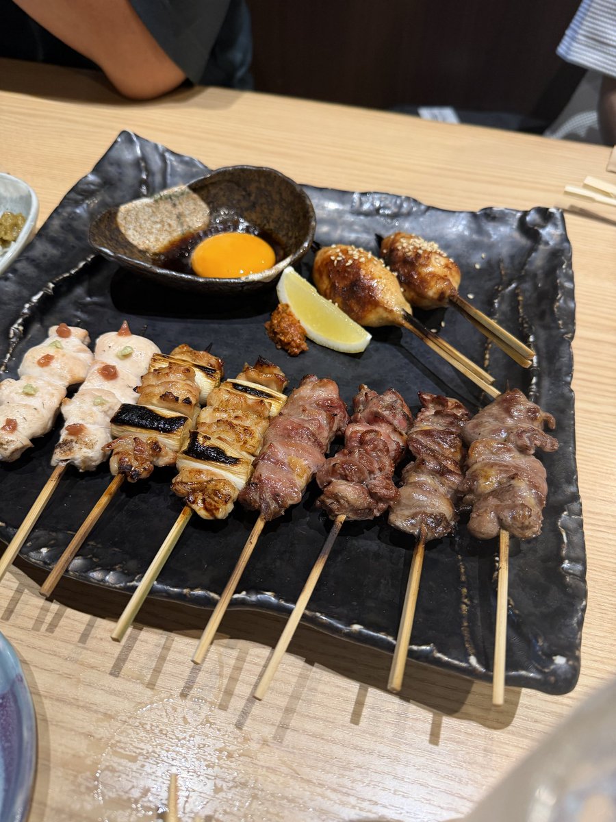 DignicsTwitch's tweet photo. 出張を全力で楽しむ https://t.co/NcC4gqHnGB