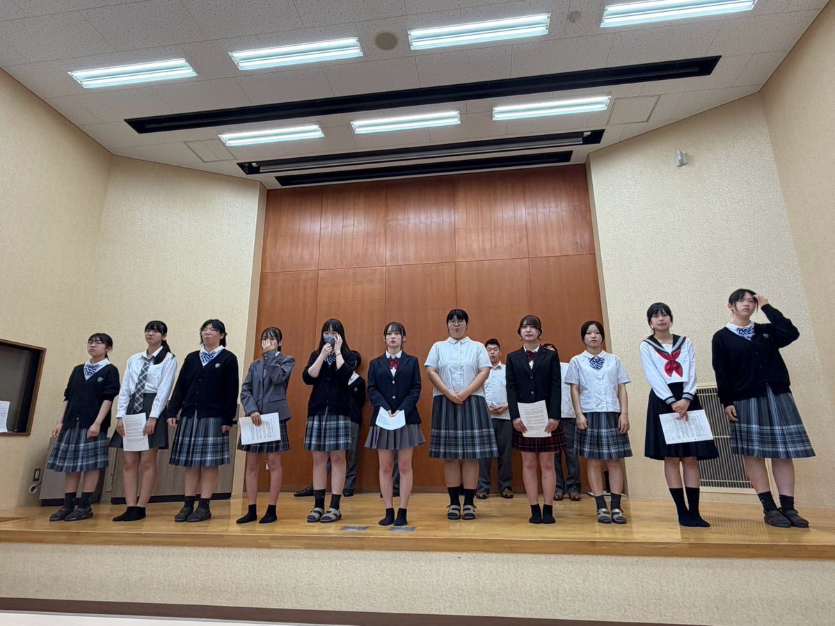 suerio_2801's tweet photo. 映画『東北のウィーン』に主演する5人のキャストと大橋監督が、郡山市の椎根市長を表敬訪問させていただきました⭐️
尚志高校の合唱部の皆さんとも一緒に歌の練習してきました✨️

初めての映画、「東北のウィーン」上映されるまでぜひお楽しみに😸😸
クラファンでの応援もよろしくお願いします💖 https://t.co/1geqMqyY0N