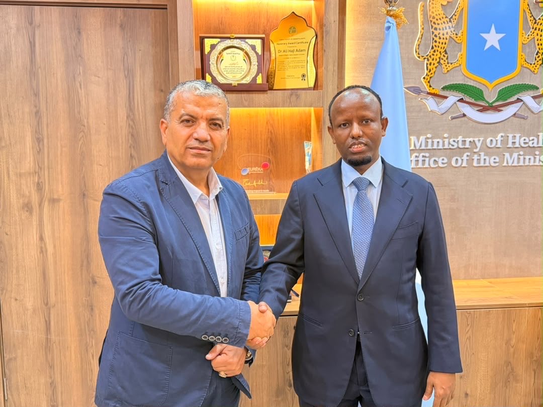 DRMBEYDILI's tweet photo. Medical Point International İzmir heyeti Başkanı Dr.Muhtar Fatih BEYDİLİ Somali Sağlık Bakanı Dr.Ali Haji Adam ile Mogadişu’da bir araya geldi.

Sağlıkta eğitim, tele-tıp,hasta sevkleri ve stratejik iş birliği konuları görüşüldü.
#Somali #MedicalPointInternational #Sağlık https://t.co/XFnlkPae2p