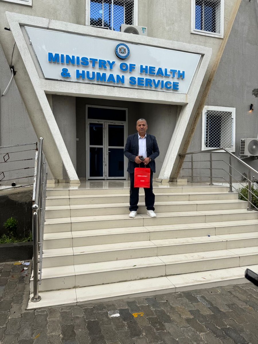 DRMBEYDILI's tweet photo. Medical Point International İzmir heyeti Başkanı Dr.Muhtar Fatih BEYDİLİ Somali Sağlık Bakanı Dr.Ali Haji Adam ile Mogadişu’da bir araya geldi.

Sağlıkta eğitim, tele-tıp,hasta sevkleri ve stratejik iş birliği konuları görüşüldü.
#Somali #MedicalPointInternational #Sağlık https://t.co/XFnlkPae2p