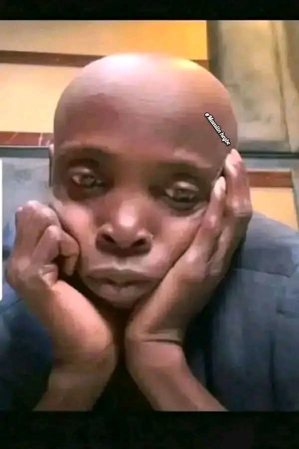 juwa_yetu's tweet photo. @Ramesnkulum Je le sens pour toi Chris. Cherchons l'argent. L'amour n'existe pas. Aussi, ne jamais s'agenouiller encore devant une fille qui qu'elle soit, d'accord ? Okay, vas chercher l'argent, le respect suivra. 😂 https://t.co/TA2Y95x4EI