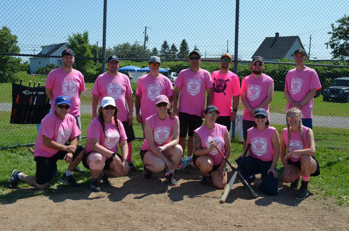 ColinMacNeil1's tweet photo. Great weekend of ball with these Sons of Pitches. #coed #softball ❤️🥎❤️ https://t.co/3x7Q04BUAW