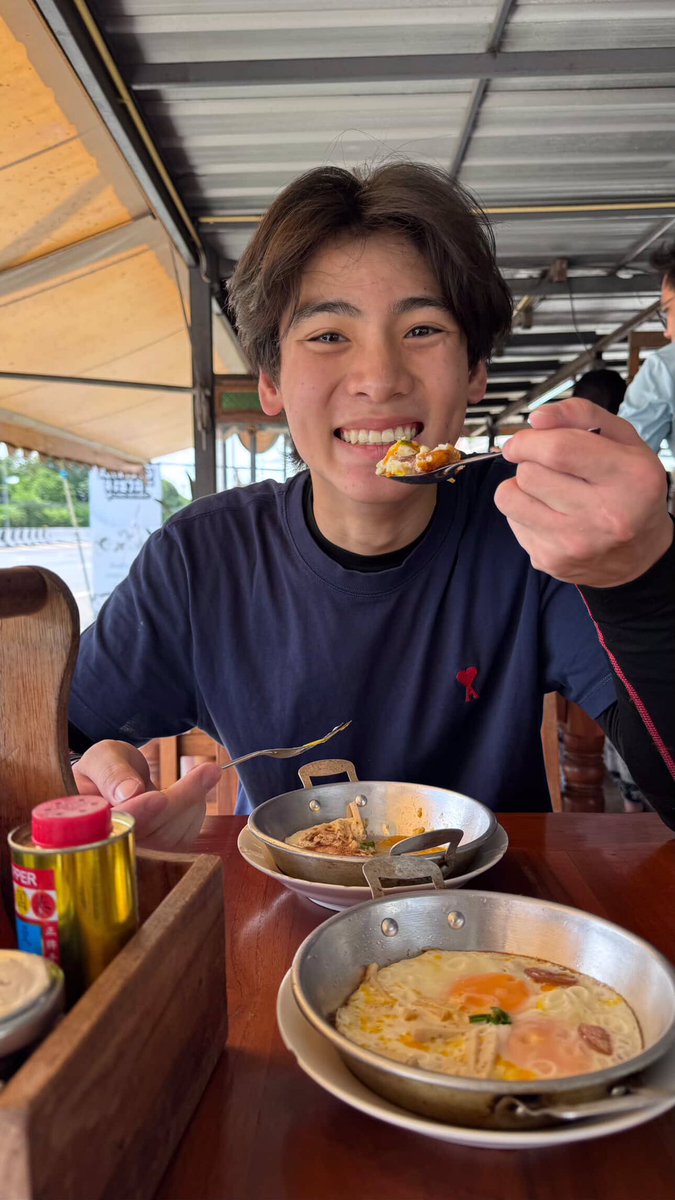 INGASAVANUND_SP's tweet photo. อันนี้เป็นร้านโปรดของน้องอิงค์เลยค่ะ ต้องไปกินทุกครั้งที่ไปบุรีรัมย์ เมนูโปรดคือไข่กระทะ สั่ง 1 ไม่พอ ต้องต่อด้วย 2 และ 3 ใครไปบุรีรัมย์แวะไปทานได้นะ ร้านอยู่ตรงข้ามสนามช้างคับ 

#ingasavanund 💙🐶✨ https://t.co/1sWKk4Z4Df