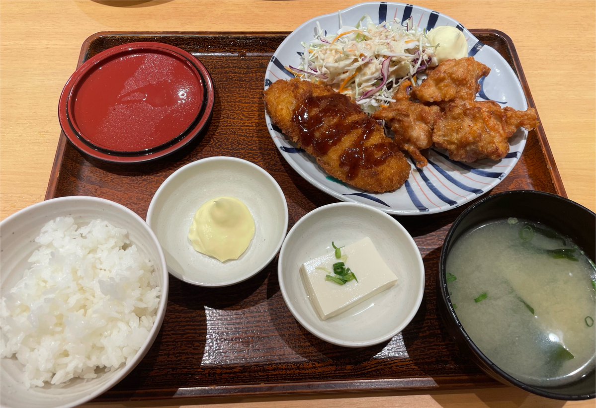 キタチ tweet media