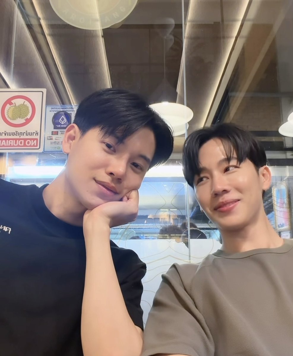 Parinya_pcd's tweet photo. ไม่อันนี้คือคบกันยัง https://t.co/uYwWBZmIIS