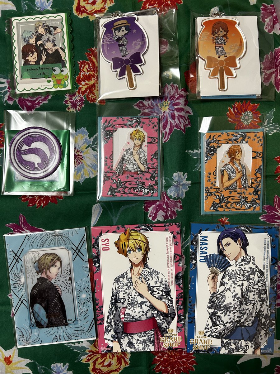 sleepthreedogs's tweet photo. 【交換】うたプリ　グラショ 浴衣　MC
【譲】
① りんご飴アクキー：トキヤ、レン
②刺繍ステッカー：トキヤ
③マドポチ：翔、レン
④ビジュカ：カミュ
⑤特典(YUKATA ver)：翔、真斗
【求】
①蘭丸
②蘭丸
③藍>嶺二
④藍
⑤特典(MC)：藍、カミュ
郵送、または8/7 グラショ大阪手渡し希望です。 https://t.co/dBzmTmdwXz