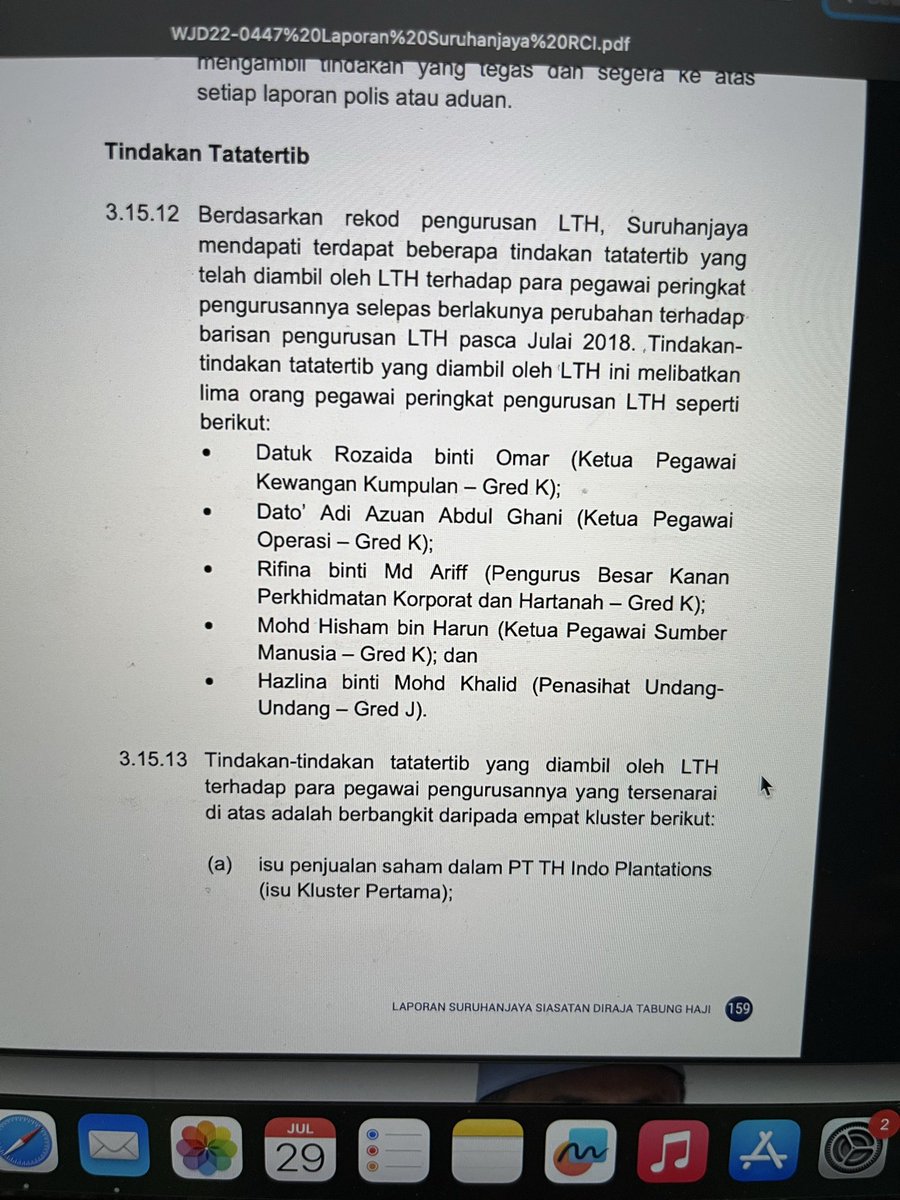 The_Endie's tweet photo. Contoh terbaik orang gaji tinggi dalam GLC takde risiko langsung ialah dapatan RCI Tabung Haji. Lima staff c-suite dan GM yang jadi salah satu punca TH rugi berbillion, cuma diturunkan pangkat je. Gaji masih besar. Kalau staff gaji RM3k buat rugi RM50k confirm kena buang. https://t.co/ntM8XciVWB