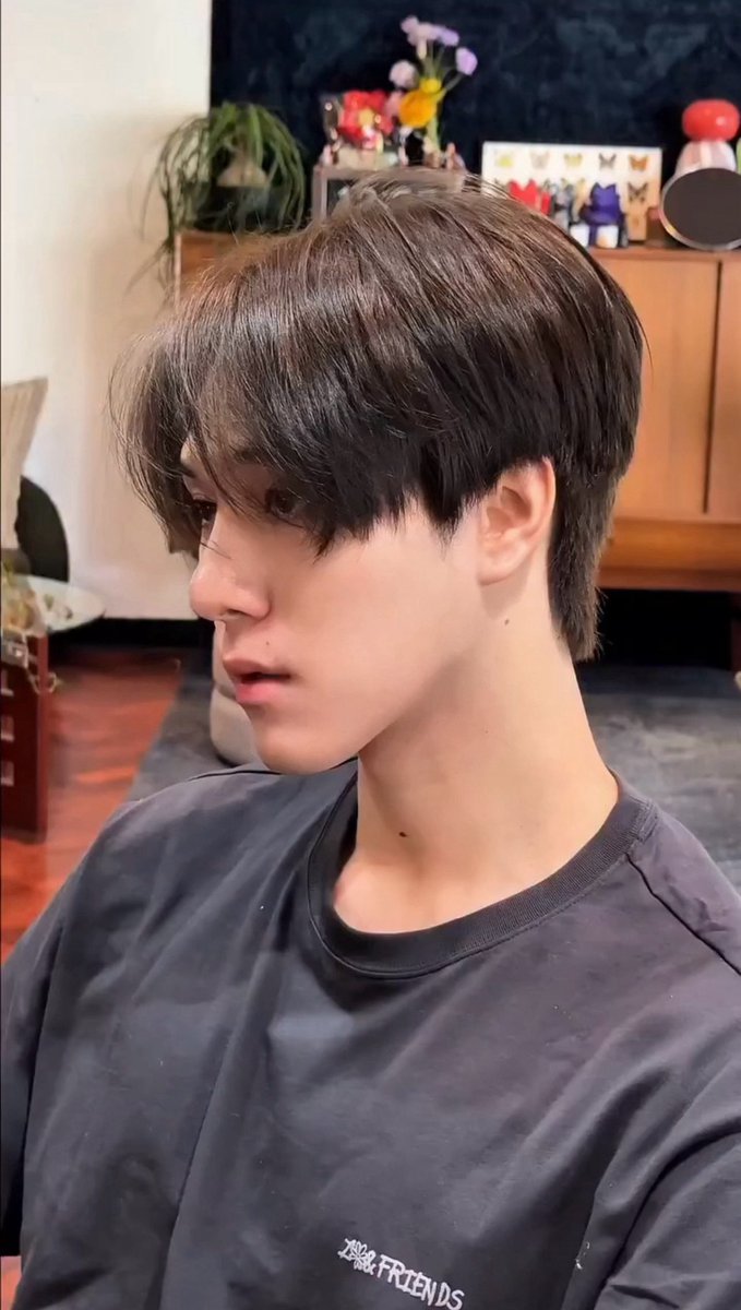 gemijuniii's tweet photo. หน้าสดหล่อ ๆ ตัดผม วัสดุแฟนหนุ่มปะ โคตรหล่อเลย 😭🫵🏻🖤 https://t.co/U6Vb47Rp0S
