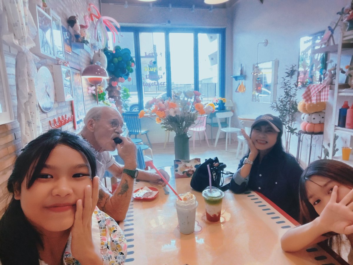 aoy1998's tweet photo. day 2🌦 https://t.co/UEEcMRx88s