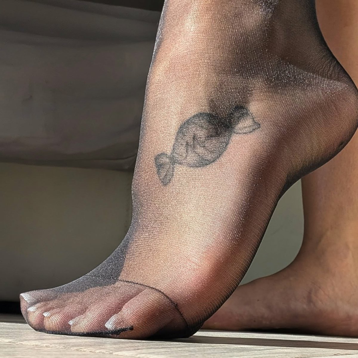 wndrflndft's tweet photo. Naylon çoraplı ayaklar #ayakfetişi #ayakkölesi #foot #ayakfetiş #footfetısh #feetworshi̇p #nylonfetısh #çorapfetiş https://t.co/G2FLkc1ll6