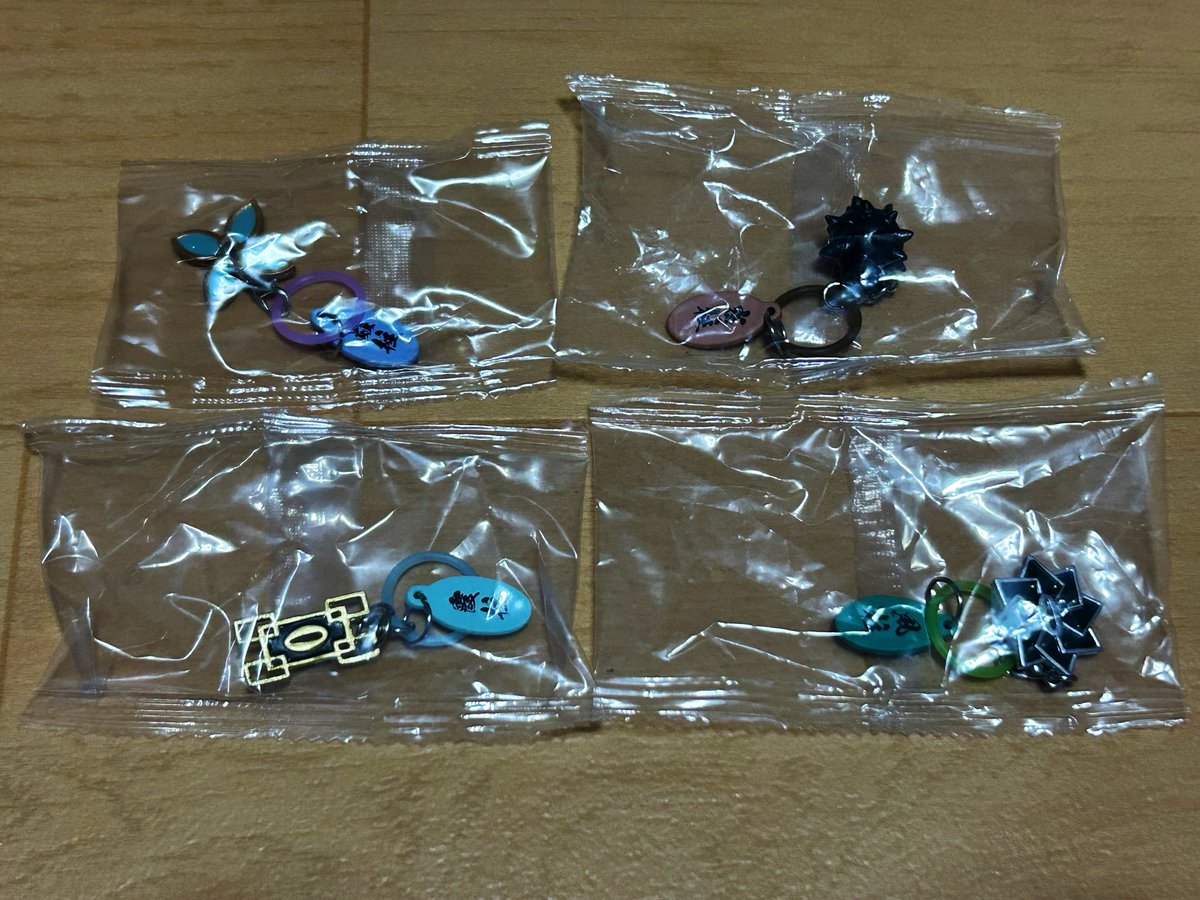 hani_mjh's tweet photo. 【交換】 鬼滅の刃 日輪刀めじるしマスコット めじるしアクセサリー ガチャガチャ

譲：時透無一郎、不死川実弥
　　胡蝶しのぶ、悲鳴嶼行冥

求：冨岡義勇×2

郵送または大阪市内手渡し可
お気軽にお声掛けください。 https://t.co/lVKsuykyAi
