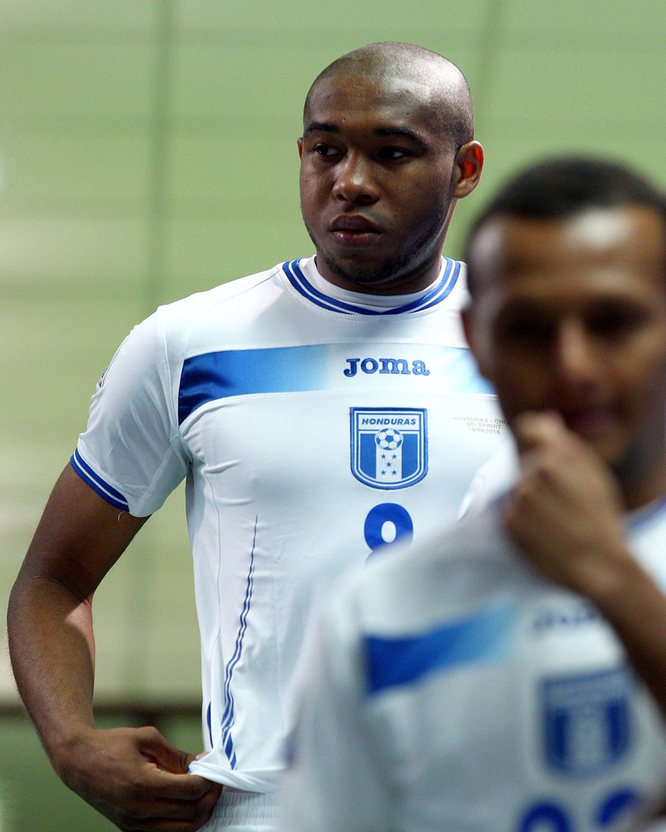 fifaworldcup_es's tweet photo. Wilson Palacios, el Mago de Honduras. 🇭🇳🪄

#CopaMundialFIFA https://t.co/IMxpEtJxPe