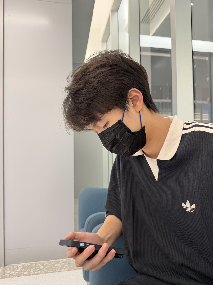 Teetirex's tweet photo. มาฉีด Vaccine กัน ไดโนเสาร์กานนนนน 💉🦖  อย่าลืมดูแลตัวเองด้วยค้าบบบบ 🤍

#teetirex
#projectalphanewclan https://t.co/fQ01nA1Owz