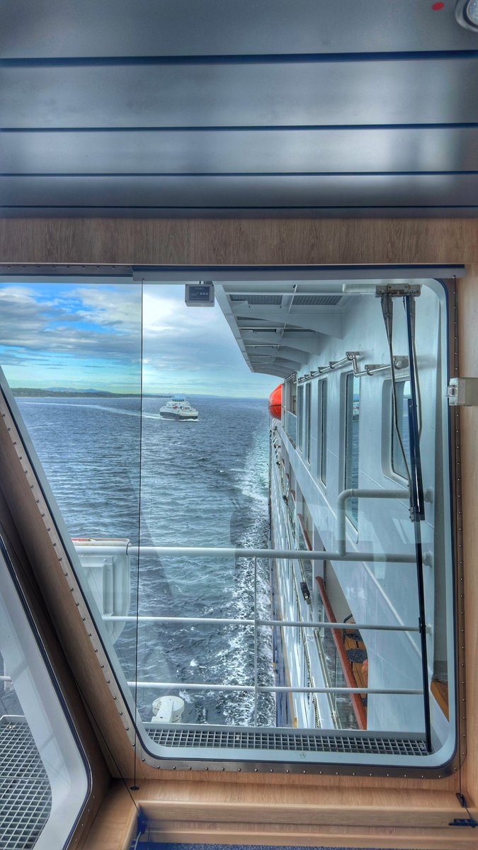 RomanP314's tweet photo. On the bridge #vessel #havila https://t.co/jqbFI9wd5Q