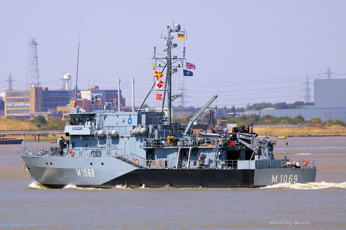 GeoffreyWatson2's tweet photo. Polish minehunter "Mewa" & German minehunter "Homburg" heading to London this afternoon.
#minehunter #warfare #poland #germany #thames #portoflondon #marinephotographer #military #mines #courtesyvisit https://t.co/JwmtMXt1AA