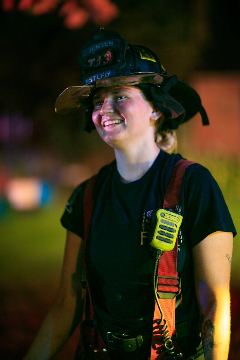 STLFireDept's tweet photo. Firefighter Hannah Jensen
Truck Company 13B
#WallpaperWednesday
#YourFireDepartment #STLCity
#SuzyGormanPhotography https://t.co/nVeoDfNXKx
