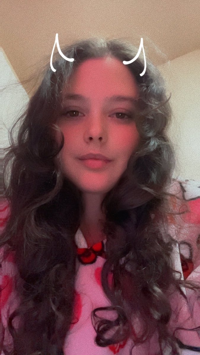 kirrassore's tweet photo. My hair feels so prettyyyy ✨🥹 #hellokitty #hair #meow #chud https://t.co/ffI0WyQM6c