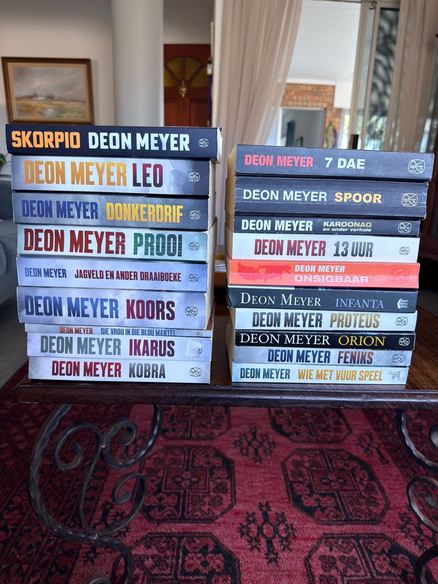 royJoe93's tweet photo. @MeyerDeon, hoekom staan Skorpio se naam bo joune? Dit maak my mal!

As vergoeding vir die aanval op my visuele sintuie skuld jy my darem 'n verduideliking oor wat met daai lyk in die vrieskas gebeur het! 😉#donkerdrif https://t.co/hYiE2Y0TjT