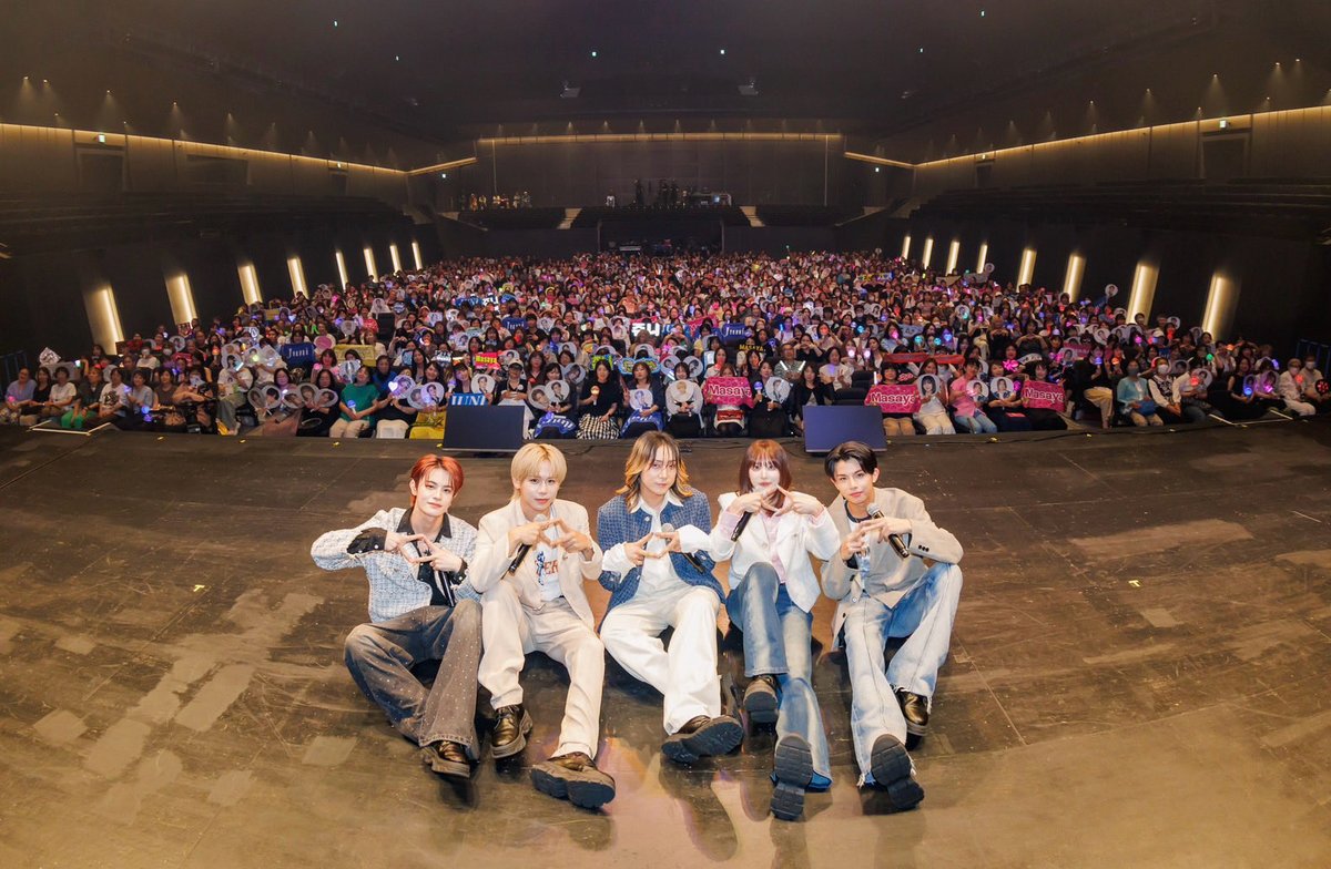 KaWang0227's tweet photo. 【🎶】

✨KaWang First Concert「キラキラ」✨

たくさんの✨キラキラ✨で埋め尽くされた客席を見て、感謝の気持ちでいっぱいの一日となりました💎🥹

#KaWang #Masaya #TAKUYA #Shin #Juni #木本慎之介 #KiraKira #キラキラ #키라키라 #現役歌王JAPAN https://t.co/07XK39bExz