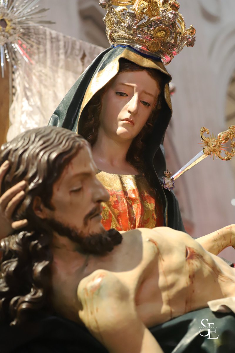 se_fotografia's tweet photo. 𝐆𝐑𝐀𝐍𝐀𝐃𝐀 | 𝐄𝐗𝐏𝐎𝐒𝐈𝐂𝐈𝐎́𝐍 𝐊𝐄𝐑𝐘𝐆𝐌𝐀                  

Nuestra Señora de las Angustias Coronada de Santa María de la Alhambra     
(@Hdad_Alhambra)          

#Granada #Kerygma https://t.co/RPCYcE9OmJ