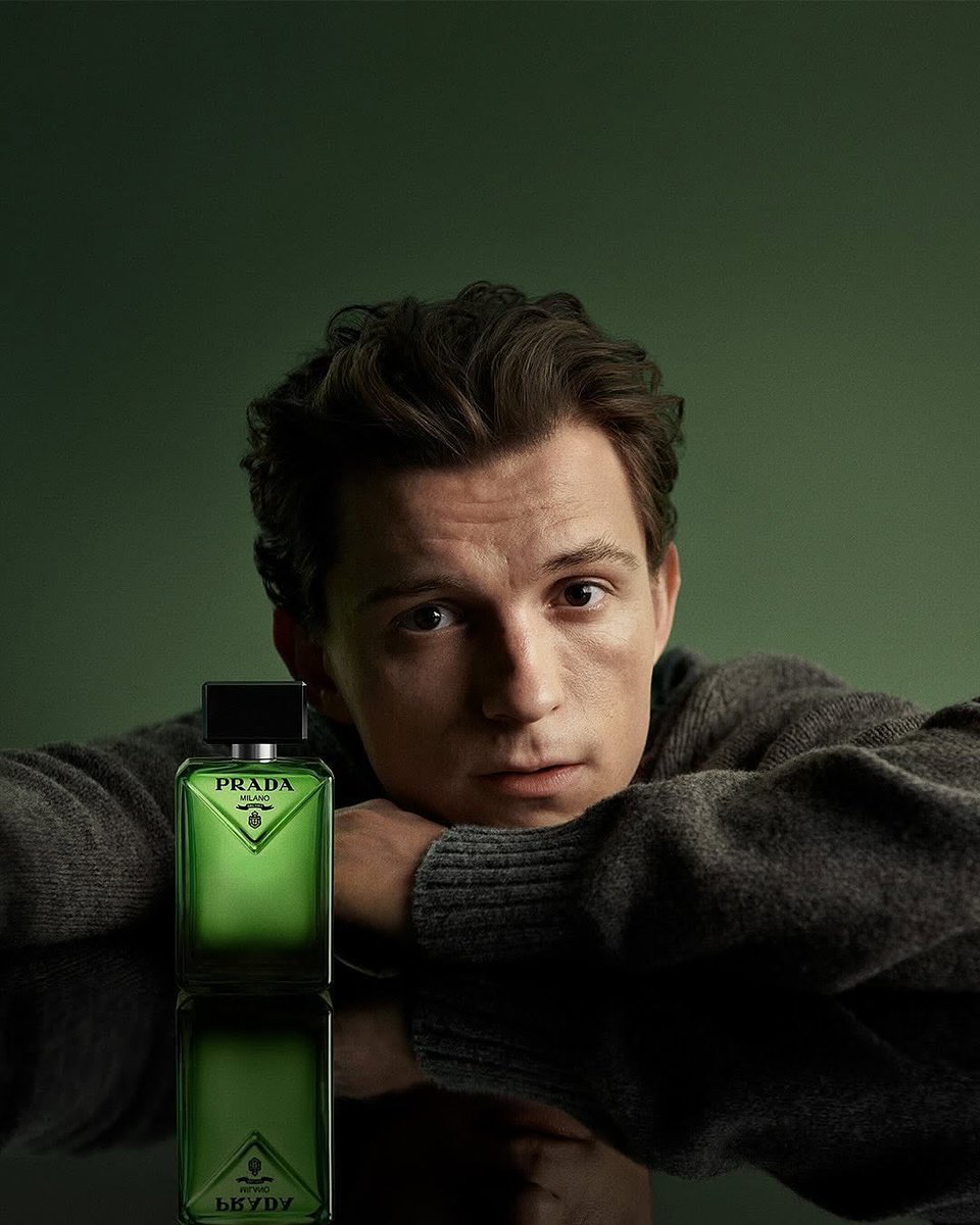 hllandayalali's tweet photo. prada beauty didn’t miss with their new global ambassadors ! https://t.co/P9XyGPc34B
