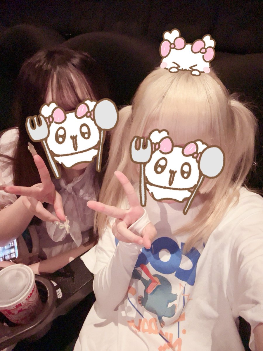 omoti_mero's tweet photo. 出勤前にもえなちゃんとちいかわみにいってきた( ú ·̫ ù )♡特典まさかの仲良し組でかみすぎた(͒ ᴖ ·̫ ᴖ⸝⸝ )͒♪ https://t.co/GRVE44Bizr