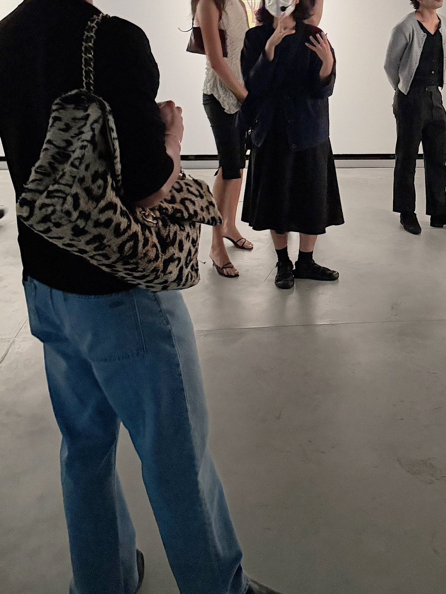 valcrazyforWE's tweet photo. Est in the Chanel event in Dib Bangkok Museum 😭🤏🏻
Can we talk about how happy he looks?!? 

#est_rvp https://t.co/PPQ4hi5HbM