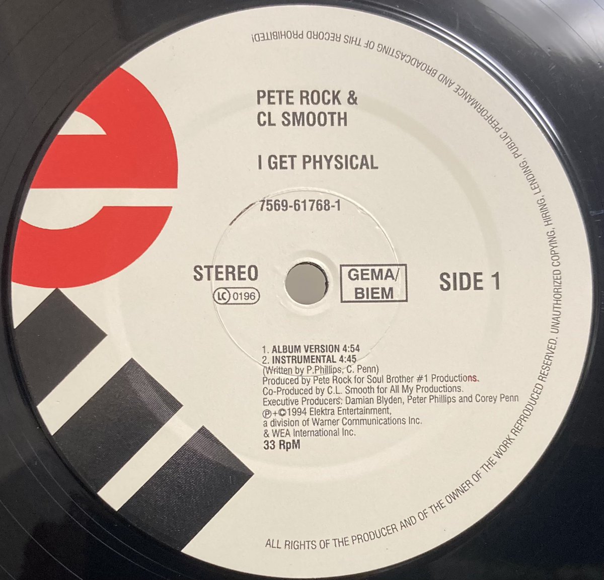 shimpei_bronx's tweet photo. Pete Rock &amp; C.L. Smooth - I Get Physical

本日の #クソゲロブート 12"😇

原曲アルバムVER. &amp; インスト搭載の使い勝手抜群なブート！

最近はこの辺りの12"も全然見なくなってきましたね…

#peterockandclsmooth
#peterock
#何を今皿
#二枚ないとはじまらない二枚 https://t.co/v9OJzuLRLD