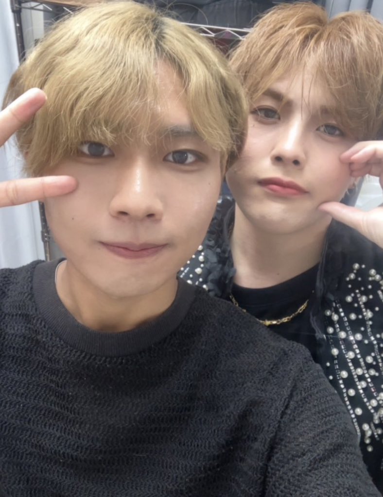 luvomega_mao's tweet photo. ╭💙🐟💙🐟💙🐟💙╮
𝓓𝓡𝓔𝓐𝓜 𝓛𝓐𝓝𝓓 𝗩𝗼𝗹.5⃣
╰🐟💙🐟💙🐟💙🐟╯
本日は奏汰卒業公演に駆けつけてきました💨
今までお疲れ様でした\💙/
#LASTLAND
ALT⬇️✨️ https://t.co/tl0JOtSHyy