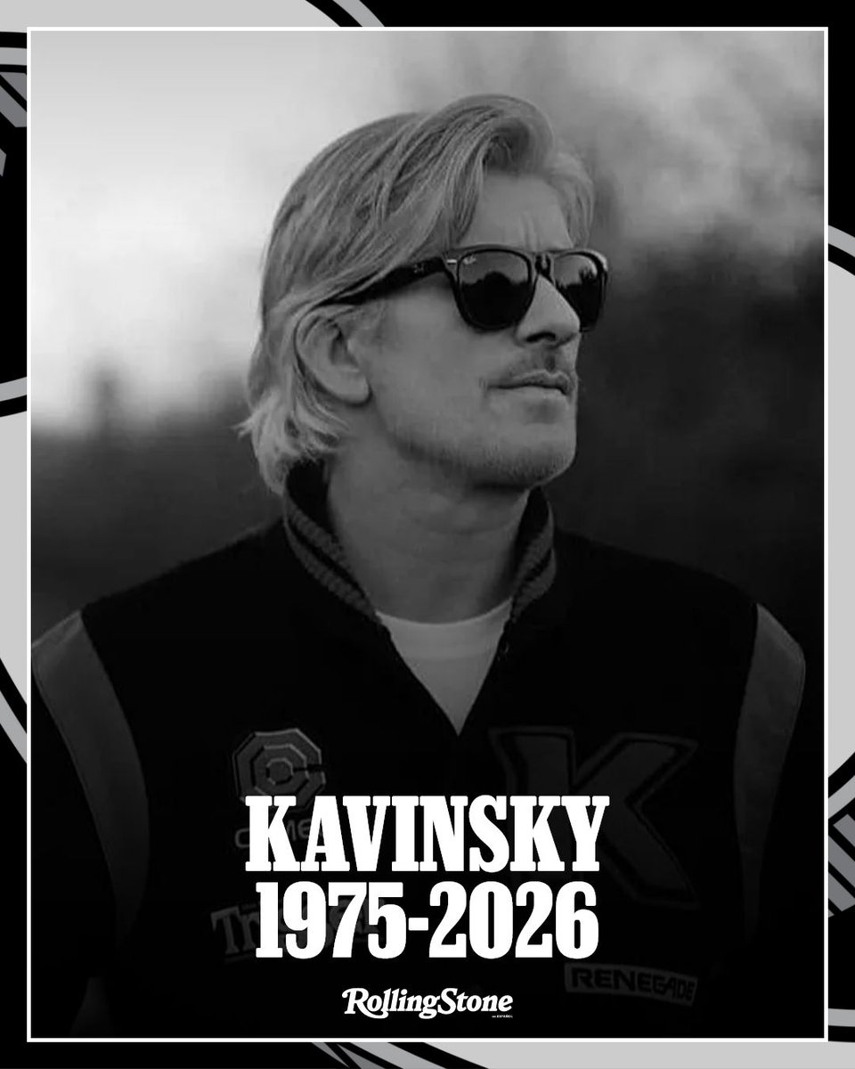 RollingStoneMX's tweet photo. 😥 Murió Kavinsky, el aclamado DJ francés y creador de 'Nightcall', una de las canciones más icónicas de la electrónica moderna y pieza clave de la banda sonora de 'Drive'. Su legado seguirá marcando a generaciones de artistas y amantes de la música electrónica. https://t.co/ogCB3QKiB7