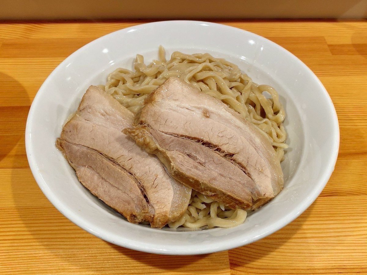 OUKA_80000's tweet photo. 本日もありがとうございました！

明日7/30(木)！
限定麺は！
『つけ麺』です！※学割対象外
限定麺食券でお願いします🙇‍♂️

麺量200.300.400gから選べます！
🔥麺量選べます🔥
食券提出の際にお申し付け下さい🙇‍♂️

お待ちしております！ https://t.co/EzskLD84fs