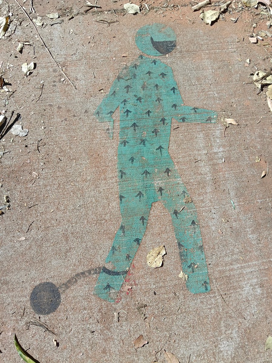 cyclo_geography's tweet photo. Footpath outside Broome prison. https://t.co/HcTb1yV9qa