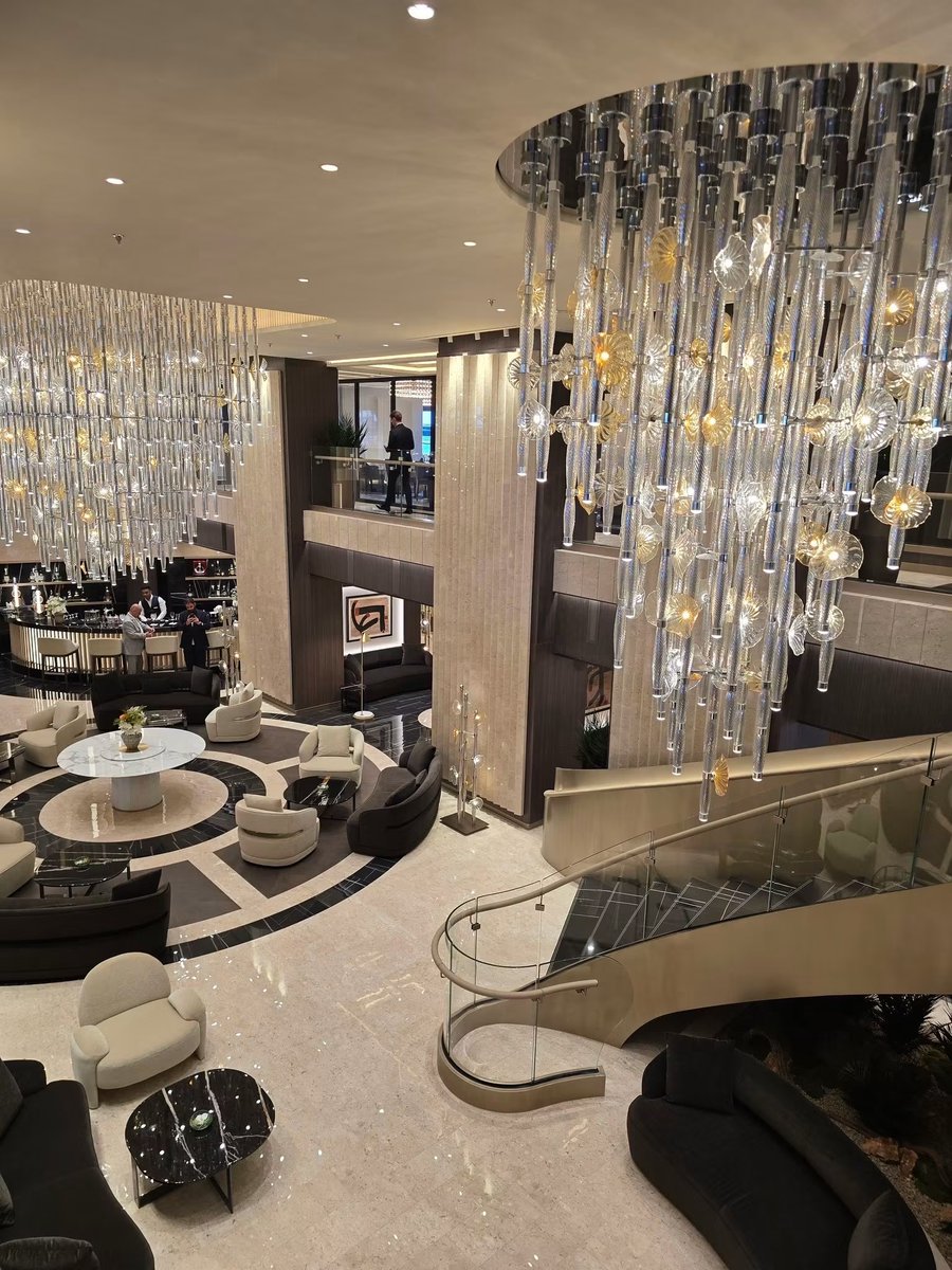 CruisingJournal's tweet photo. The interiors of #ExploraIII embody a refined aesthetic, defined by balance, light, and thoughtfully curated details. An atmosphere that effortlessly reflects the essence of contemporary luxury.
#ExploraJourneys #Fincantieri #Luxury #CruisingJournal @ExploraJourneys https://t.co/9UWHuMlDOn