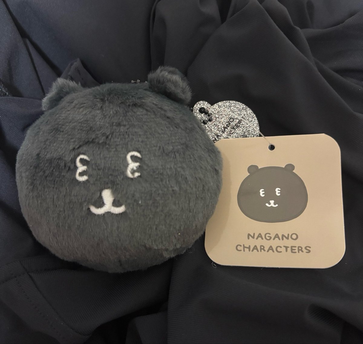 _o_t_o22's tweet photo. 届いた〜
裏側は銀色のくまいた🐻‍❄️プラスチック製でちゃんとしている(˙ᴥ˙) https://t.co/IfzgH3RMMF