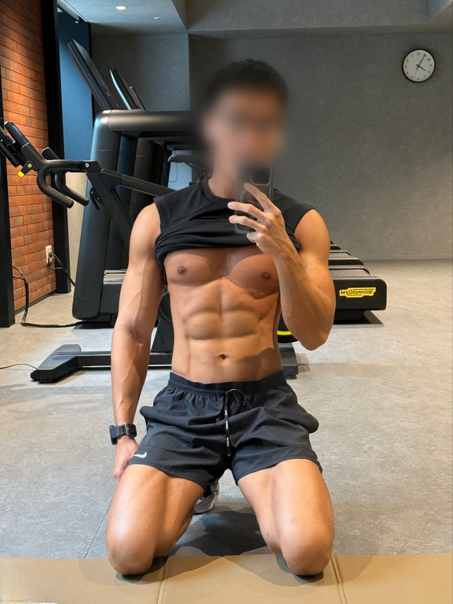 jocktied's tweet photo. Do you want me to serve or be served? https://t.co/0H6MXxwnAQ
