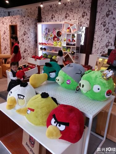 _EverythingAB's tweet photo. The regular Commonwealth Angry Birds plush you know and love weren't released officially in mainland China. Instead, a licensed company going by Promotional Partners Worldwide put into production plush that are essentially copies of Commonwealth's patterns. (1/3) 🧵 https://t.co/fMOl5zd1P9