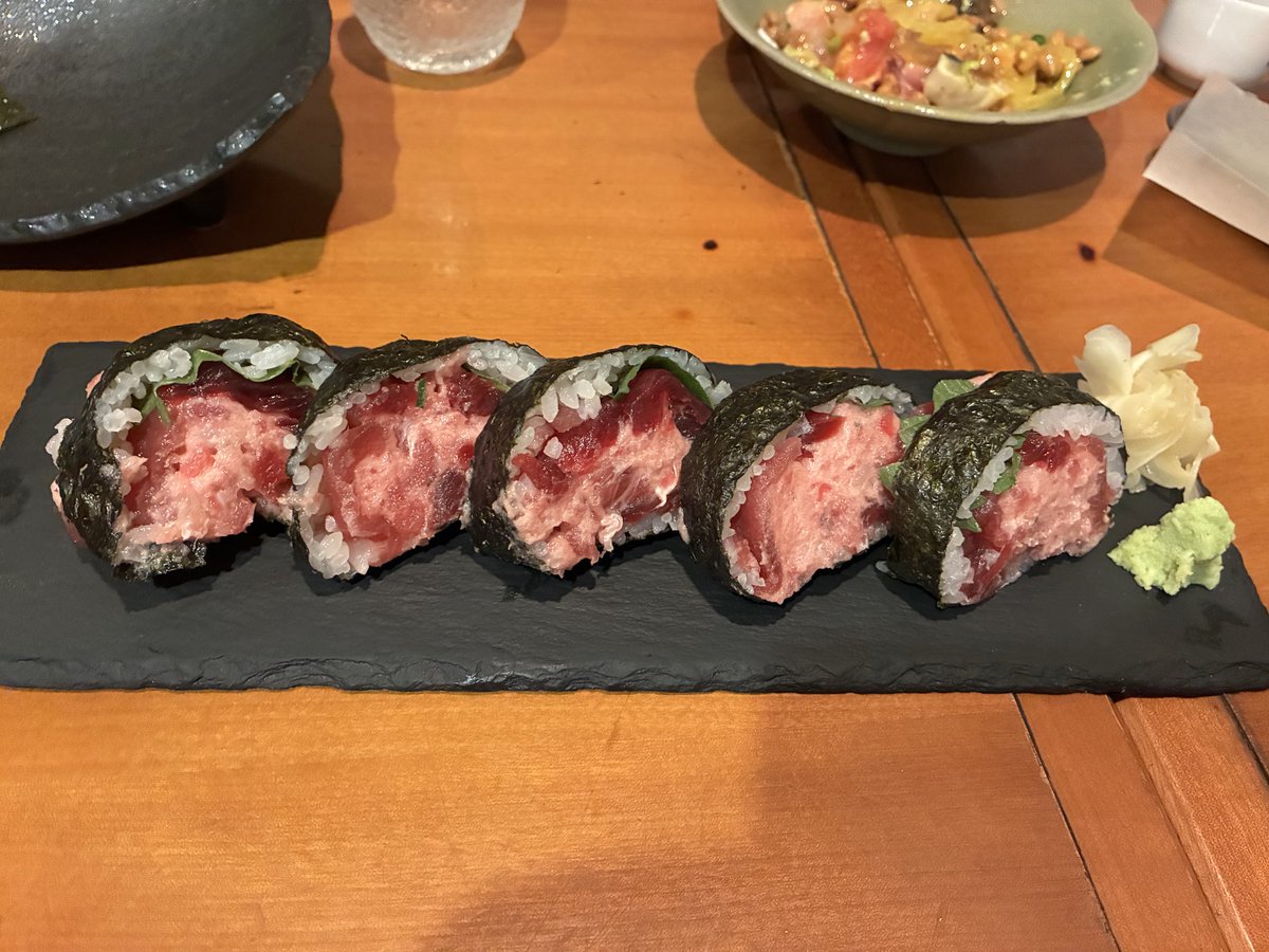 tsuyoshi_37yo's tweet photo. 夜は生協学生委員会の新歓BBQ@中野キャンパス、それから生協の店長や元専務と中野坂上で久しぶりに一杯やりました。BBQしてると写真学科の子はカメラ構えちゃうw 写真は「マグロール」というマグロ10巻分を使った料理で美味ーーー。明日健康診断やばーーーー汗 https://t.co/VfDkfxaPUb