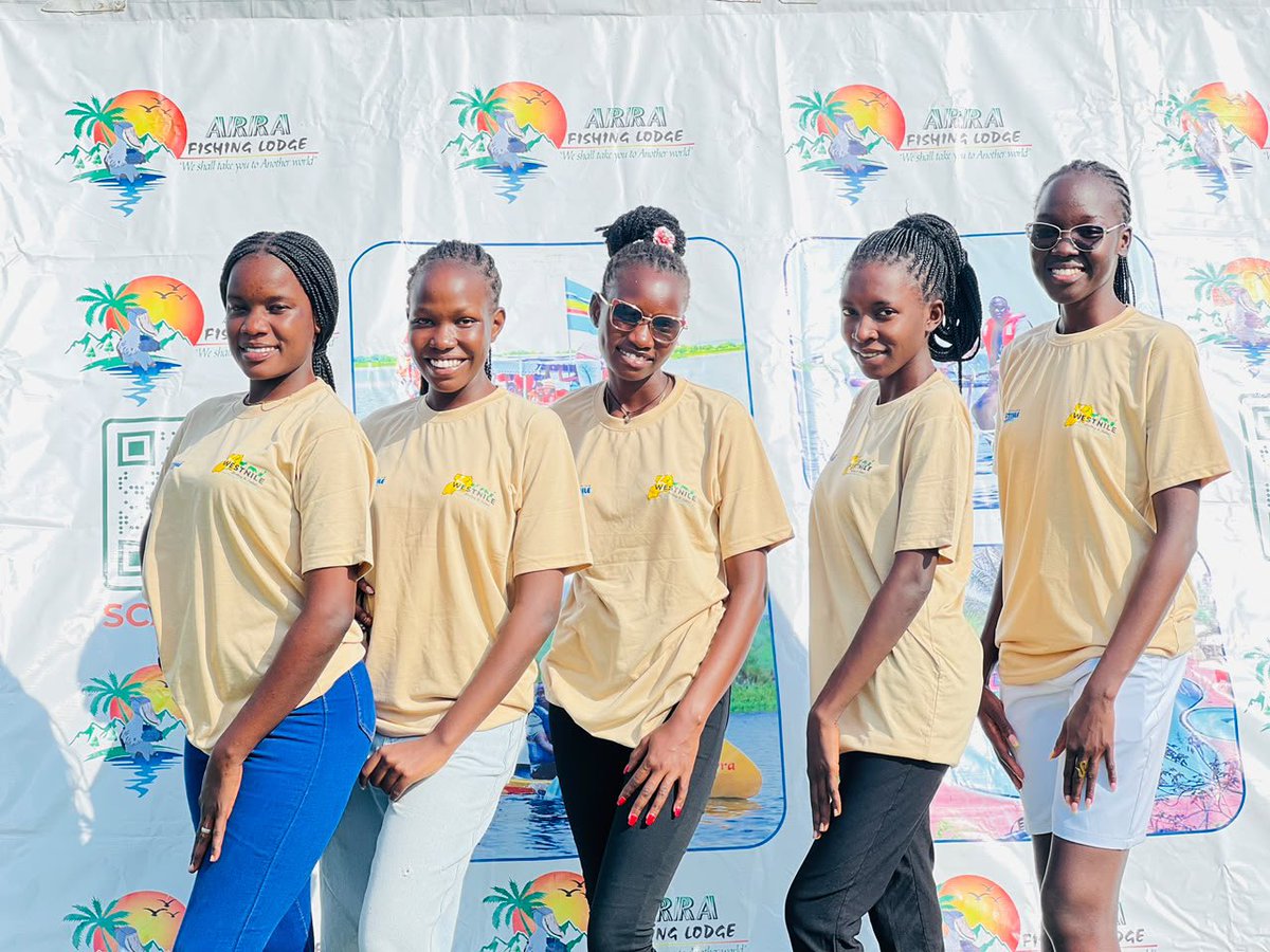 QueenZitaa's tweet photo. Saturday at West Nile Boot camp in @arralodges well spent for a cleaner environment! 🧹🇺🇬 #KeepUgandaClean #GreenUganda #CommunityInAction https://t.co/36CxbL6p1L