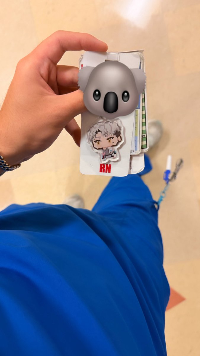 KukoBanditVT's tweet photo. HEYOOOO EVERYONE!!
look at my lovely new addition to my work badge thanks to @saikenMD!! back to reality after offkai 🥲🤣 hope y’all are staying safe!!! TE AMO!!! ⭐️🩵🫶🏽 https://t.co/WpWQYFtmU0