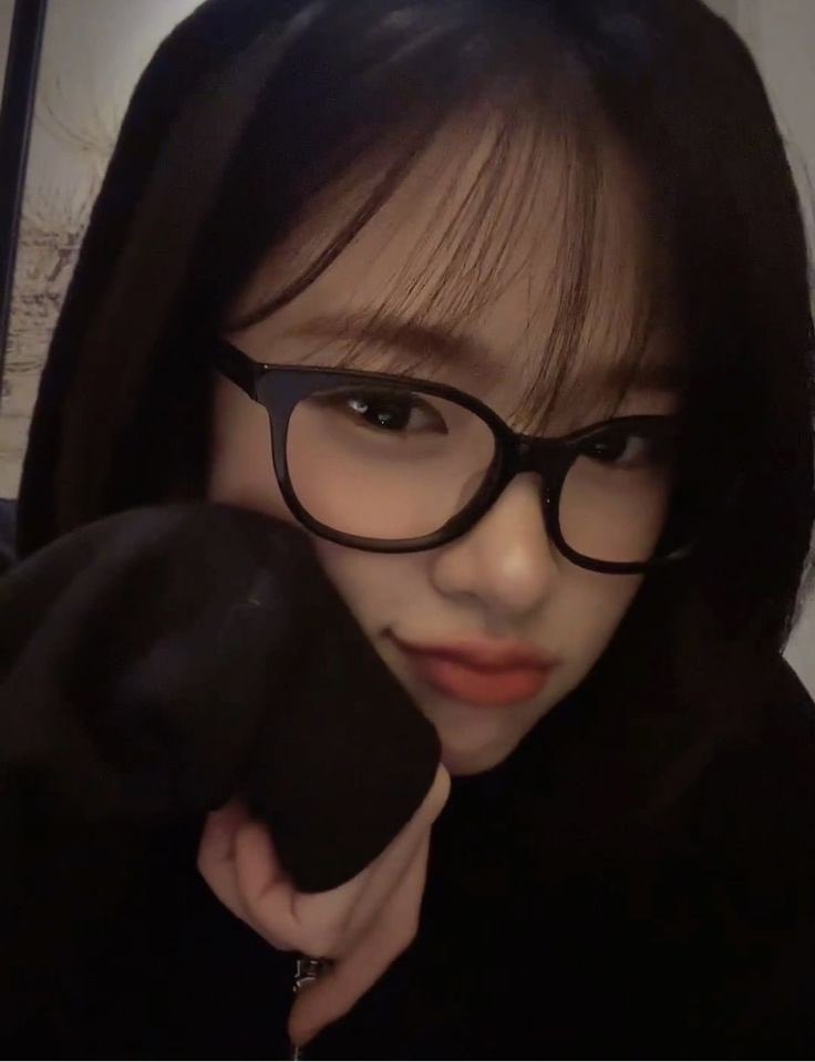 Andaeng_'s tweet photo. 데뷔 초부터 좋아했던 다이브랑 트친하실 분~!!
최애는 안리다님이지만 모두를 아랑합니다♡
학생 다이브예요 학생분들 많이많이 와주세용
오프는 자주 안 가지만 같이 아이브 얘기하면서 친해져요! 맘찍 해주시면 먼저 찾아갈게요🫰

#다이브트친소 #다이브_트친소 https://t.co/TmxQolItci