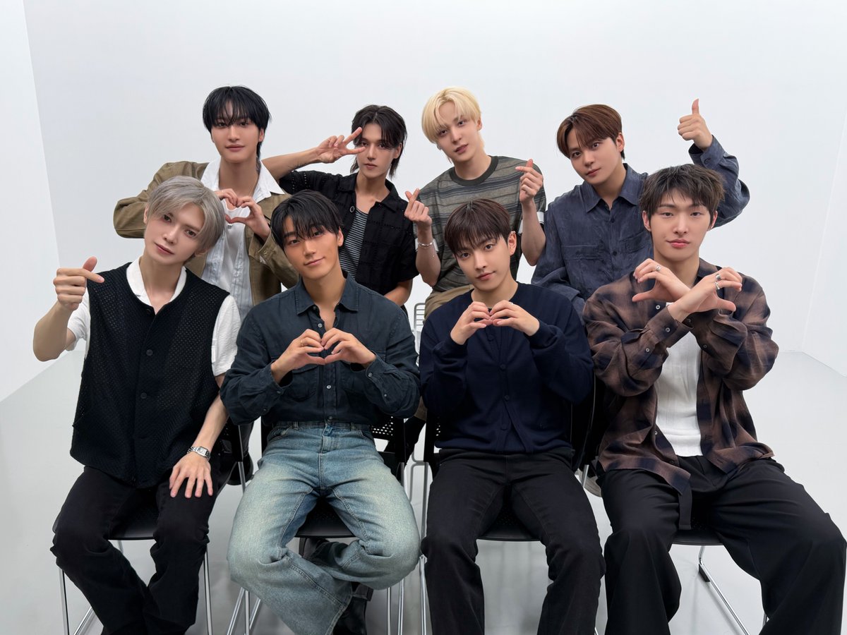 ATEEZofficialjp's tweet photo. [📷] ATEEZ JAPAN 5TH SINGLE「BAD (Japanese Ver.)」 発売記念 タワーレコード渋谷店スペシャルイベント

YUNHOとSANのMCでとっても盛り上がったトークイベントから👀✨
ATINYと楽しくお話をしたサイン会まで、今日も幸せな時間でした🍀
今日も素敵な時間をありがとうございました🥰

#ATEEZ #에이티즈 #エイティーズ
#ATEEZ_BAD