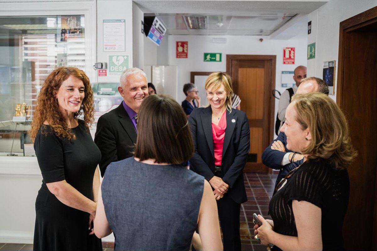 CienciaGob's tweet photo. La ministra @DianaMorantR ha presidido el CR del @IAC_Astrofisica, donde ha destacado los 3,5 M€ extraordinarios del Gobierno para 2026.

La ministra ha felicitado al Instituto por lograr por cuarta vez la acreditación Centro de Excelencia Severo Ochoa.

https://t.co/QiPhDYDWMY https://t.co/DKxhvIcHmt