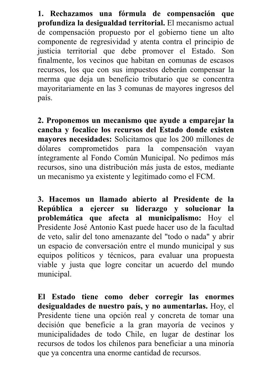karydelfino's tweet photo. El mecanismo de compensación que se votará en el Senado la próxima semana es injusto y regresivo. Inyectar casi 30 mil millones de pesos en las 3 comunas más ricas del país y dejar a las más pobres con menos de 5 millones es ilógico. Los más vulnerables no pueden sostener los beneficios de los más ricos.

El Estado tiene como deber corregir las enormes desigualdades de nuestro país, y
no aumentarlas. Hoy, el Presidente @joseantoniokast puede escucharnos y tomar una decisión que beneficie a la gran mayoría de vecinos de Chile.