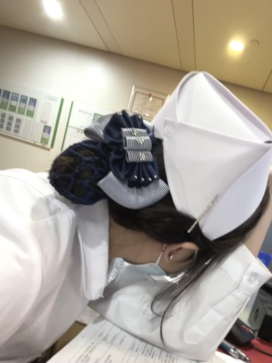 KamilJava21's tweet photo. 做男科久了都已经脱敏了，不像第一次工作的时候还会脸红到发烧哈哈~ https://t.co/SwkibGnQgv