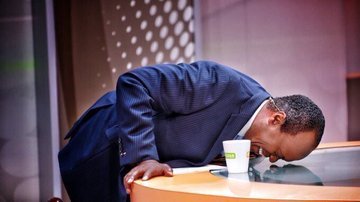 THABELOMUDAU5's tweet photo. Mr Junaid Johnson just found out that General Khan calls his wife "gorgeous " live in HD.

#MadlangaCommision https://t.co/8U9xz4CXco
