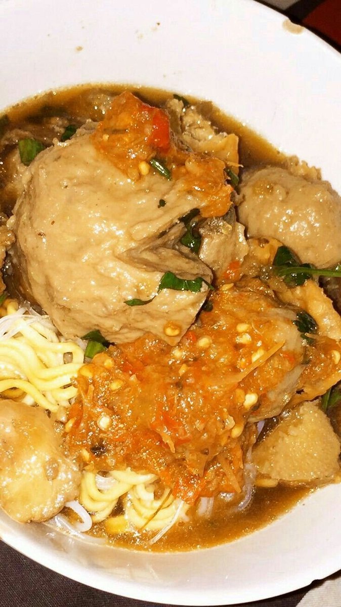 amanaja00's tweet photo. lebih pilih Mie Ayam atau Bakso ? https://t.co/vggB53jhMO
