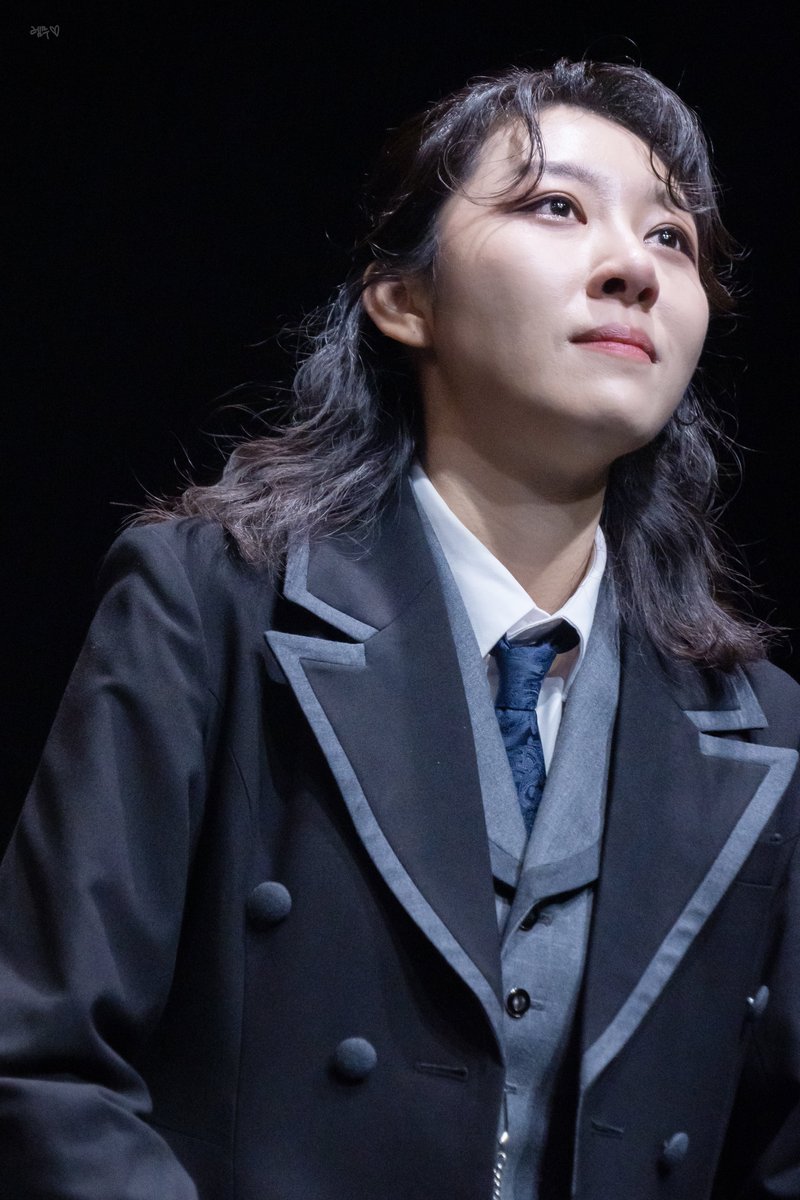 mumu_rae's tweet photo. 260729 연극 지킬앤하이드 커튼콜

퍼포머 役 | #장보람 https://t.co/qIFKVKtuGW