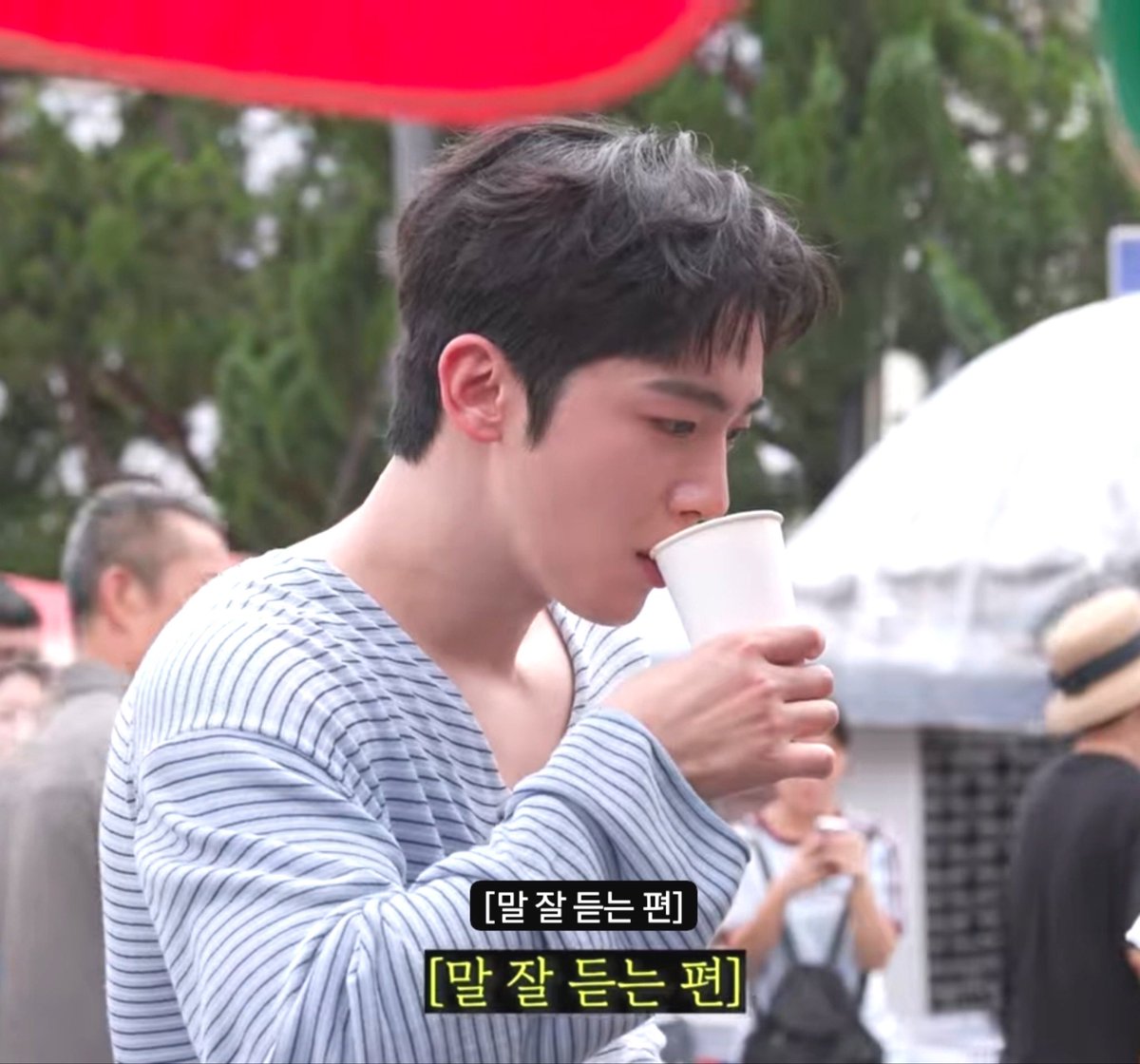 tsundere_yohan's tweet photo. SIDE PROFILE INSANE ALWAYS INSANE https://t.co/mxRLBEhvZo
